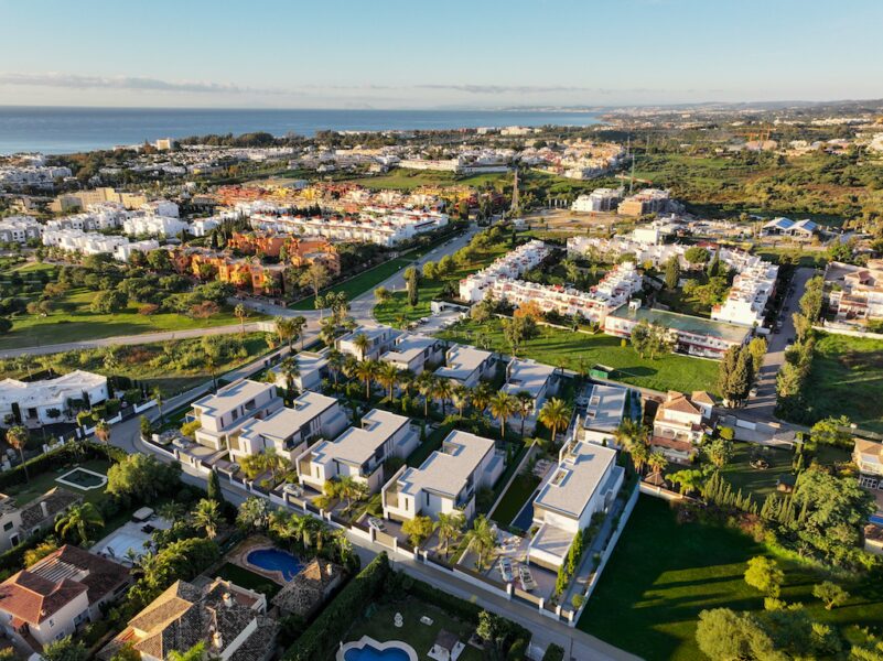 Elegantes villas de 4 dormitorios en Bel Air 4-bedroom elegant villas in Bel Air Vile elegante cu 4 dormitoare în Bel Air Élégantes villas de 4 chambres à Bel Air