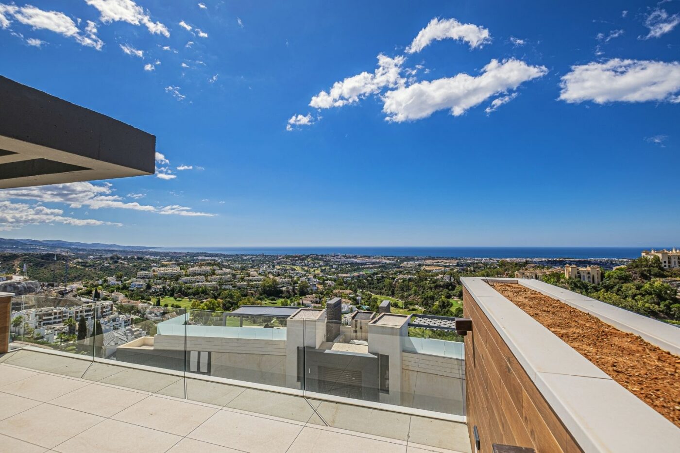 Nuevas villas de 3 a 5 dormitorios en Benahavis New villas with 3 to 5 bedrooms in Benahavis Vile noi de 3 până la 5 dormitoare in Benahavis Nouvelles villas de 3 à 5 chambres à Benahavis