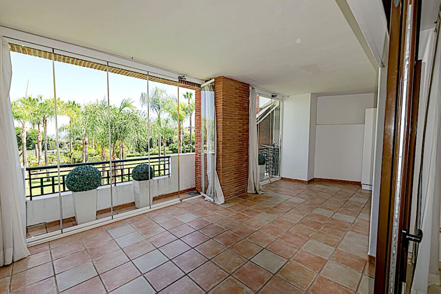 Agradable piso de 2 dormitorios en Estepona Amazing 2-bedroom apartment in Estepona Apartament inedit de 2 dormitoare în Estepona Sensationnel appartement de 2 chambres à Estepona