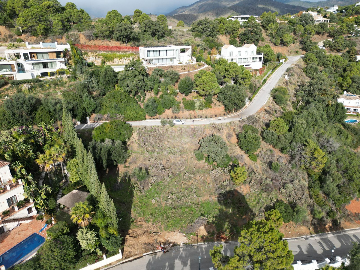 Fantastique terrain de 2 100 m² à Monte Mayor