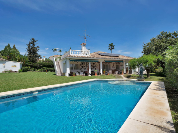 Villa de 4 chambres à El Pilar, El Paraiso